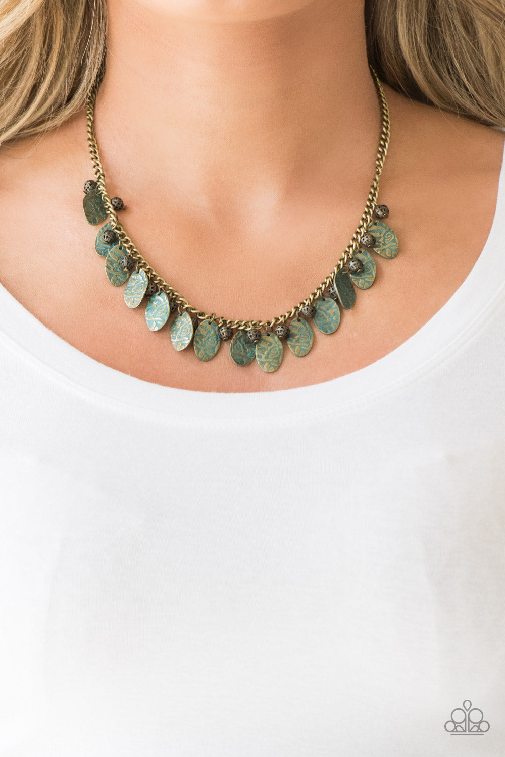 Paparazzi Accessories-Vintage Gardens Brass Necklace Set