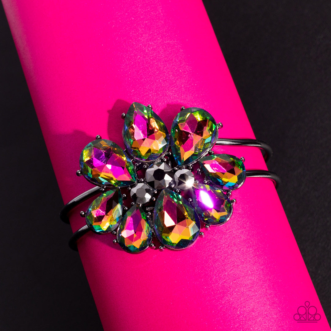 Paparazzi Accessories-DAUNTLESS Is More Oil Spill Teardrop LOTP Bracelet