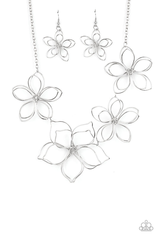 Paparazzi Accessories-Flower Garden Fashionista Silver Blossom Necklace Set