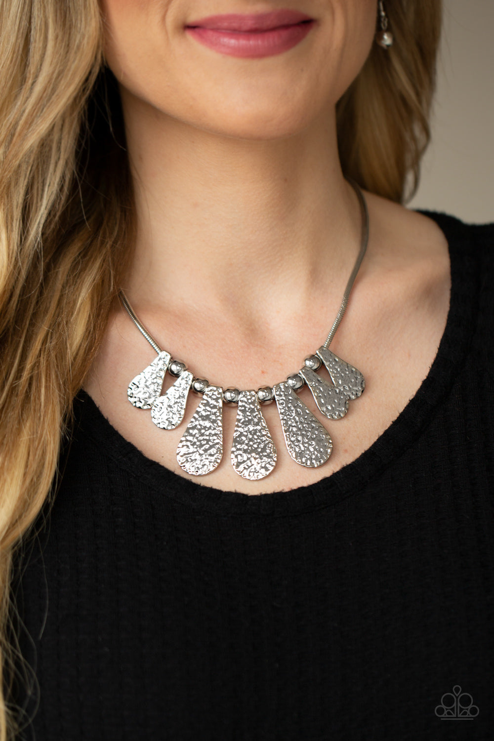 Paparazzi Accessories-Gallery Goddess Silver Herringbone Necklace Set