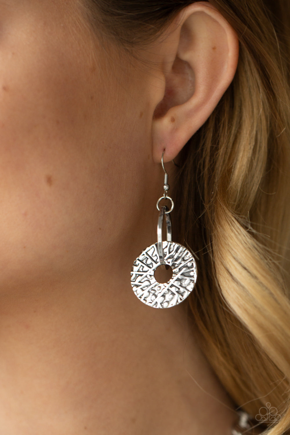 Paparazzi Accessories-Industrial Envy Shiny Silver Discs Necklace Set