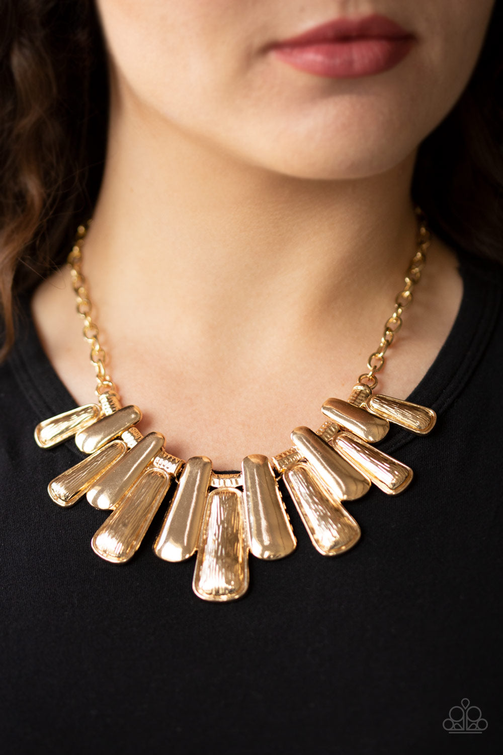 Paparazzi Accessories-Mane Up Gold Necklace Set