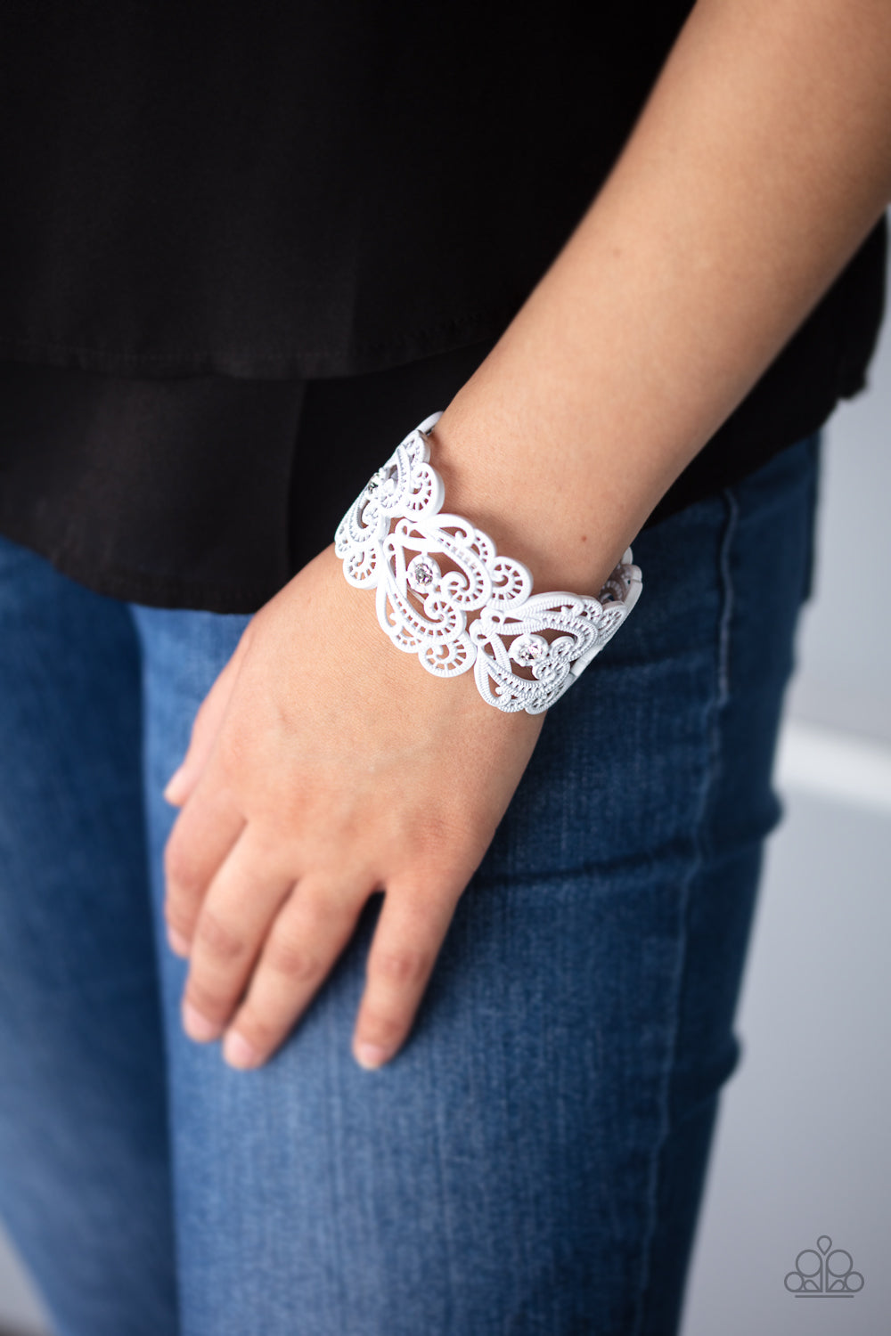 Paparazzi Accessories-Vintage Romance White Lacy Bracelet