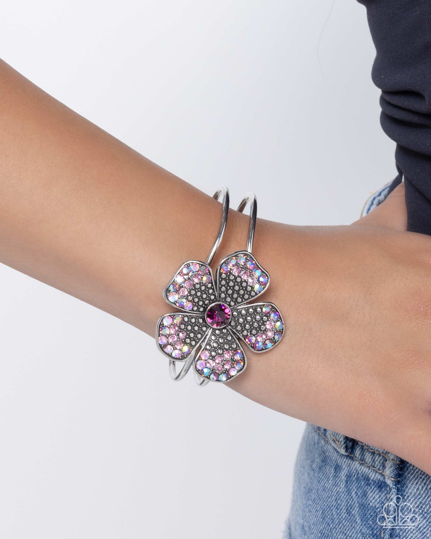 Paparazzi Accessories-Bedazzled Bloom Purple Iridescent Floral Bracelet