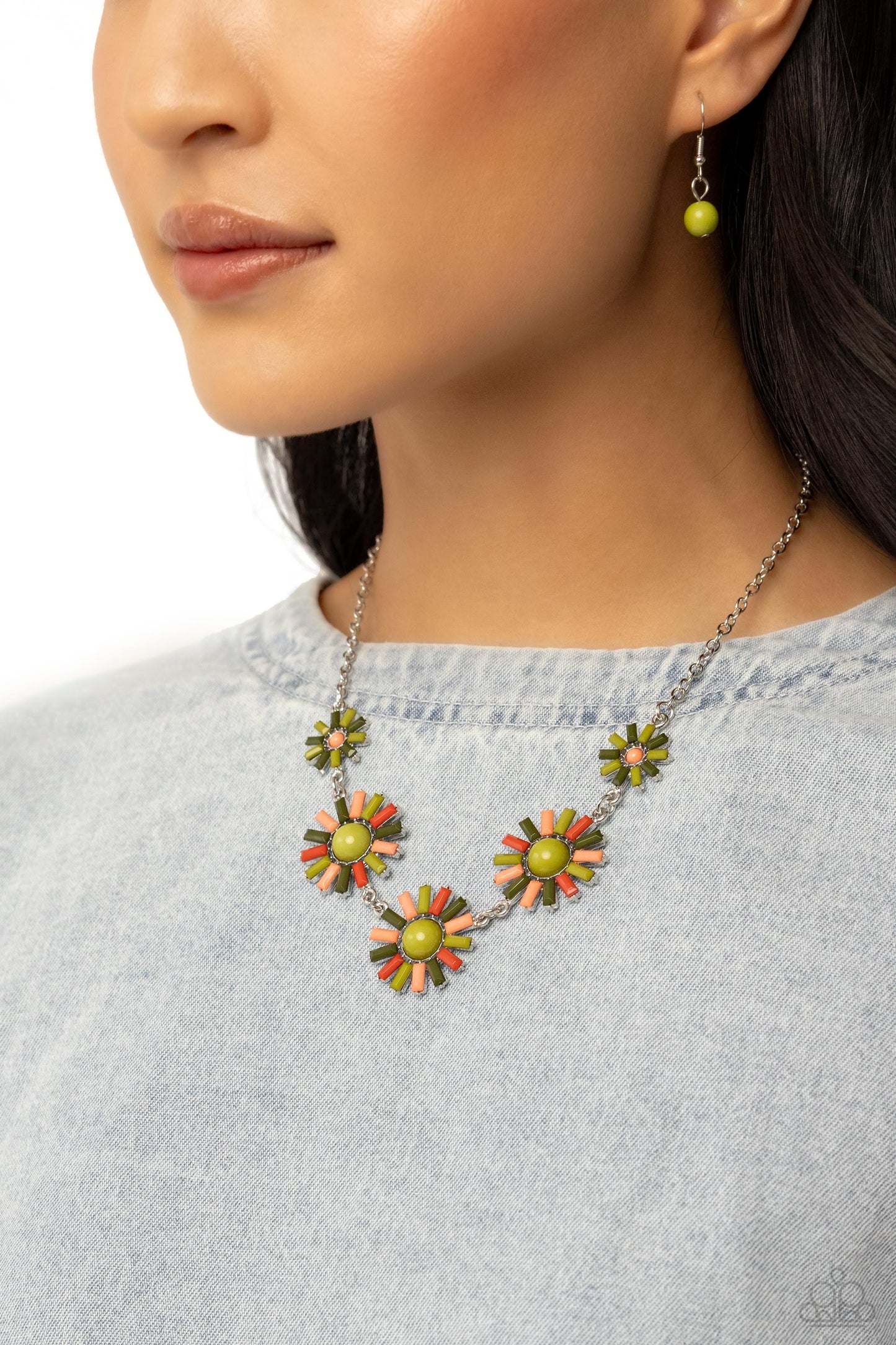 Paparazzi Accessories-SUN and Fancy Free Green Sunburst Necklace Set