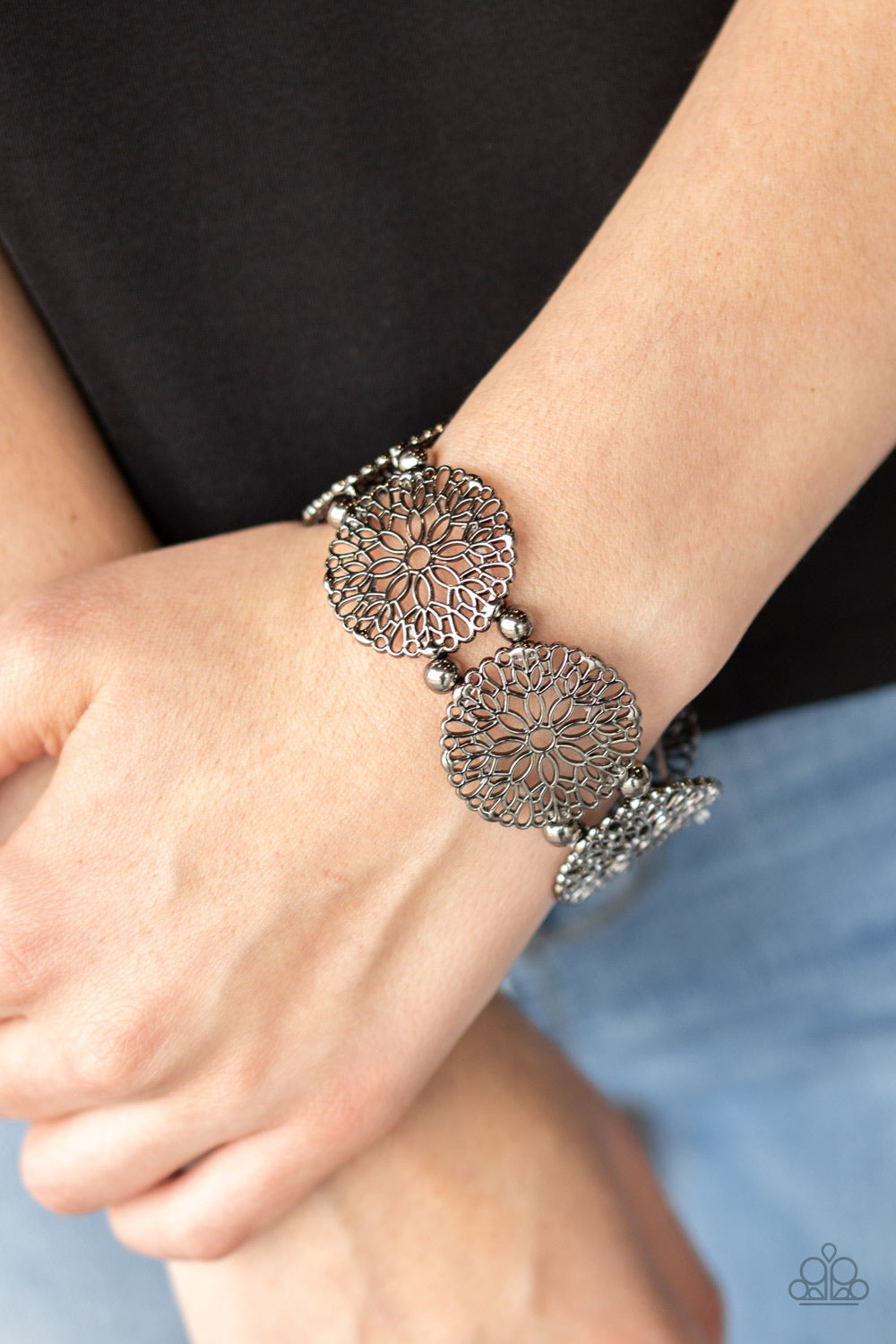 Paparazzi Accessories-A Good MANDALA Is Hard To Find Black Bracelet