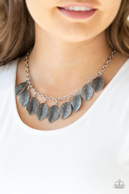 Paparazzi Accessories-A True Be Leaf-er Silver Necklace Set