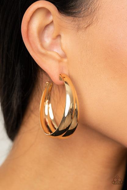 Paparazzi Accessories-Colossal Curves gold Earrings