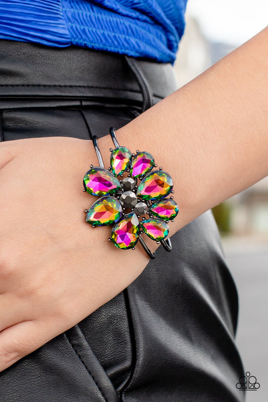 Paparazzi Accessories-DAUNTLESS Is More Oil Spill Teardrop LOTP Bracelet