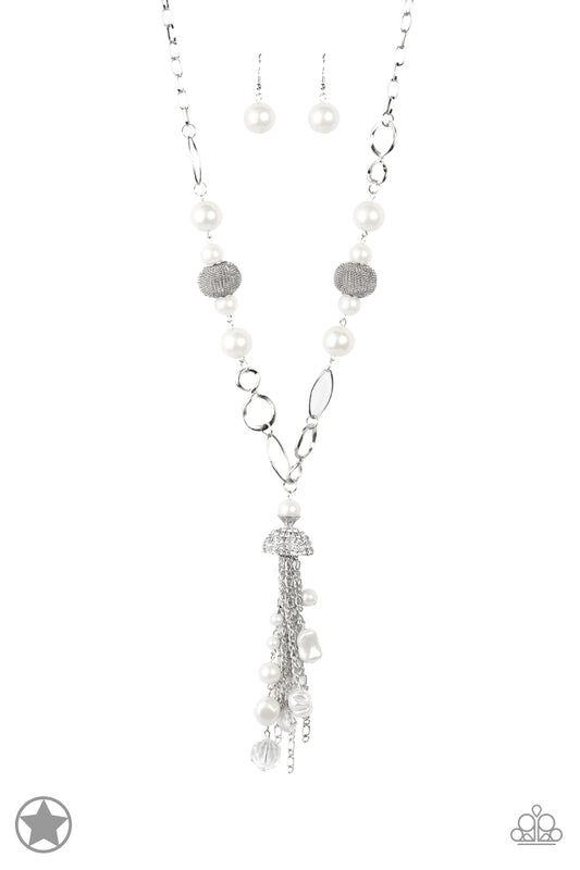 Paparazzi Accessories-Designated Diva White Necklace Set
