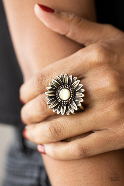 Paparazzi Accessories-Farmstead Fashion Brass Rustic Daisy Bloom Ring