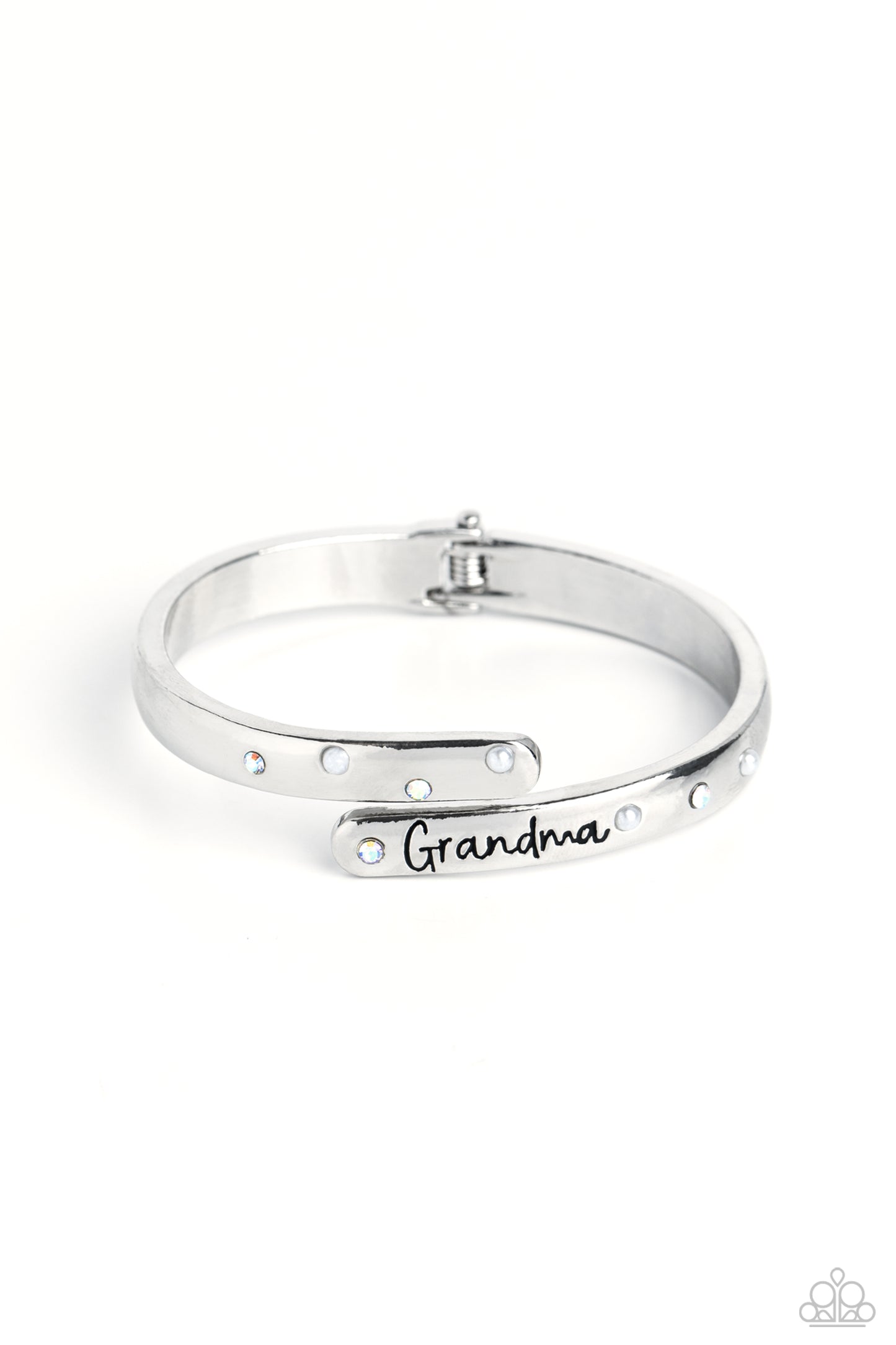 Paparazzi Accessories Gorgeous Grandma White Pearly Mothers Day Bracelet
