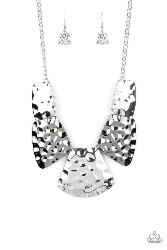 Paparazzi Accessories-HAUTE Plates Silver Necklace Set