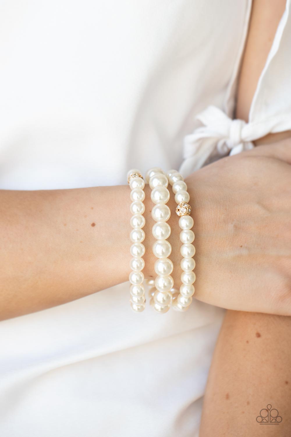 Paparazzi Accessories-Here Comes The Heiress Gold White Pearl Bracelet