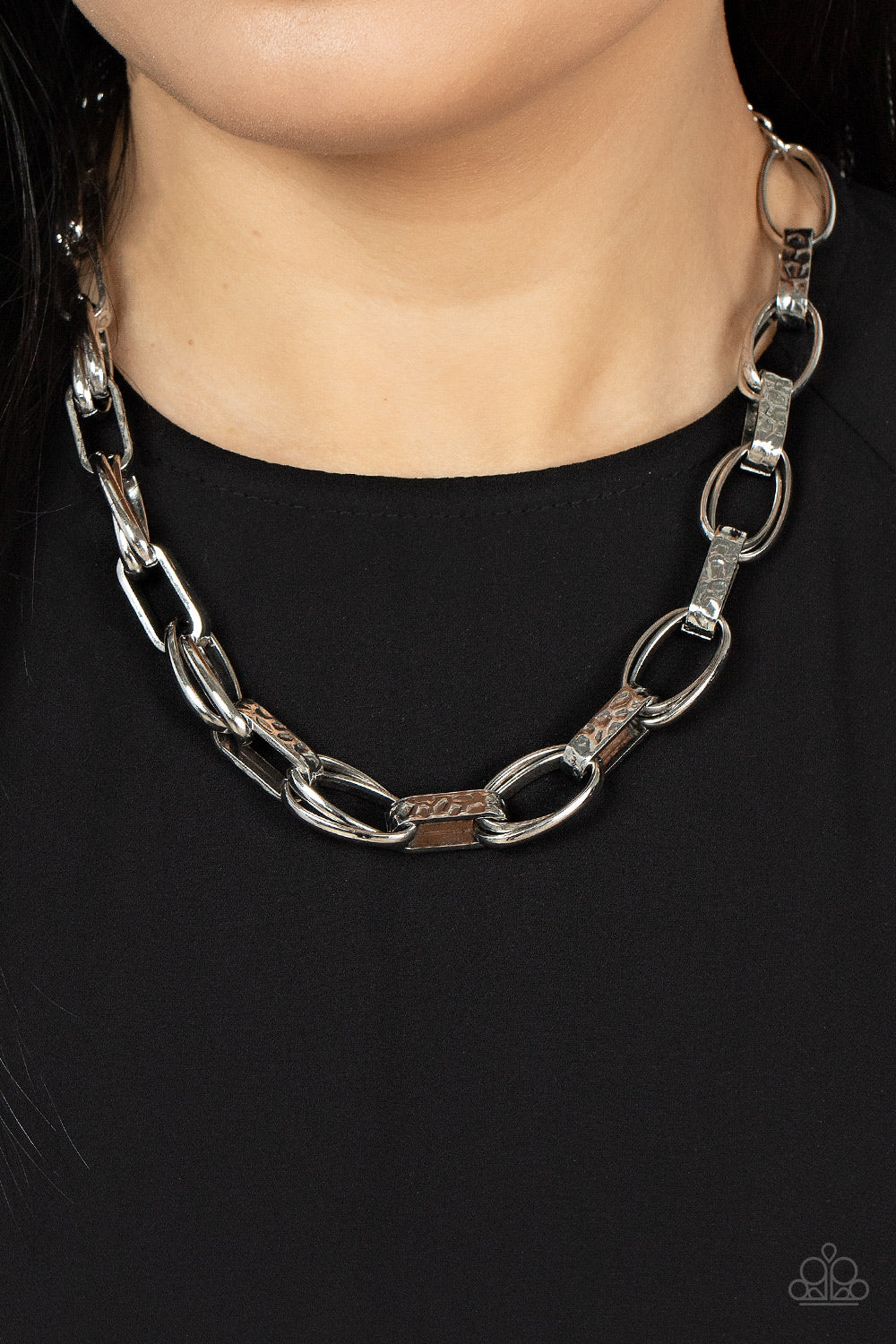 Paparazzi Accessories-Motley In Motion Silver Hammered Link Necklace Set