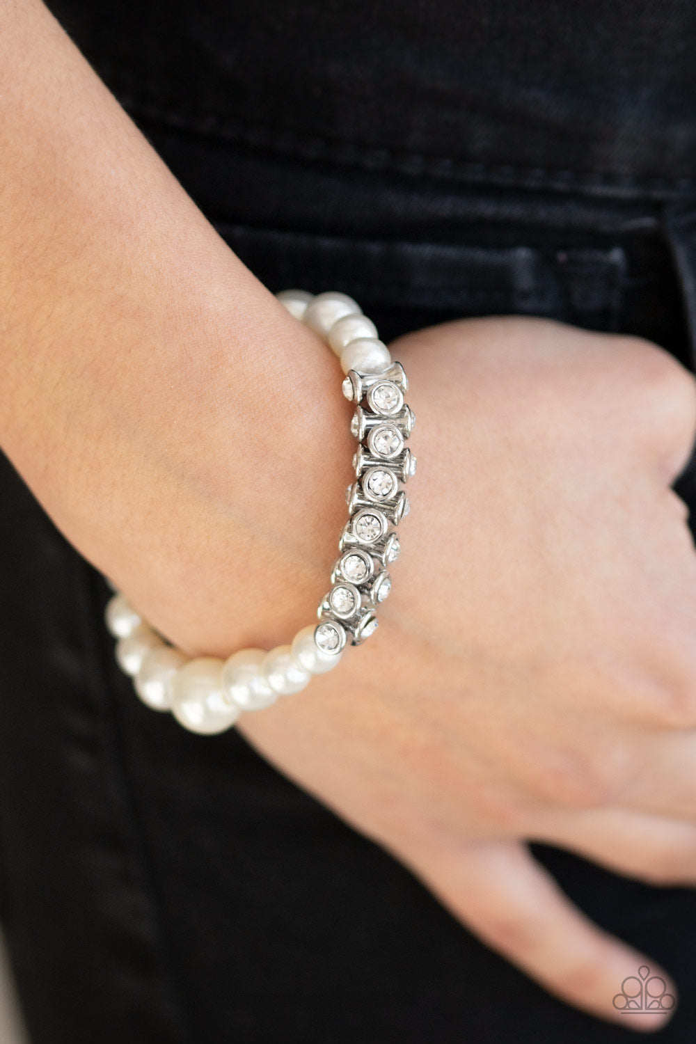 Paparazzi Accessories-Traffic-Stopping Sparkle White Bracelet