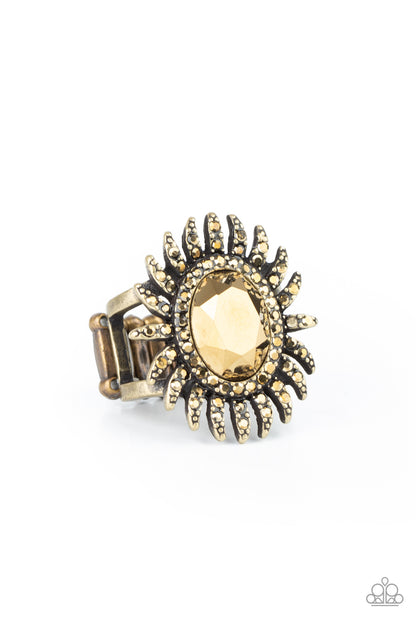 Paparazzi Accessories-Ultra Luxe Brass Rhinestone Oval Ring